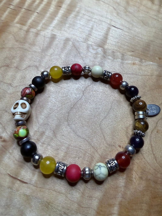 A skull on a Jesus girl’s bracelet? 👀